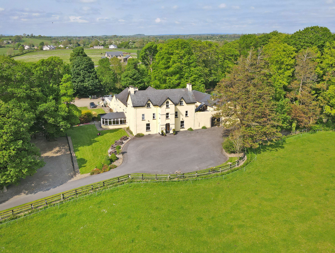 Carrygerry House Side Bar