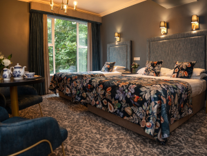 Falls Hotel - Side Bar