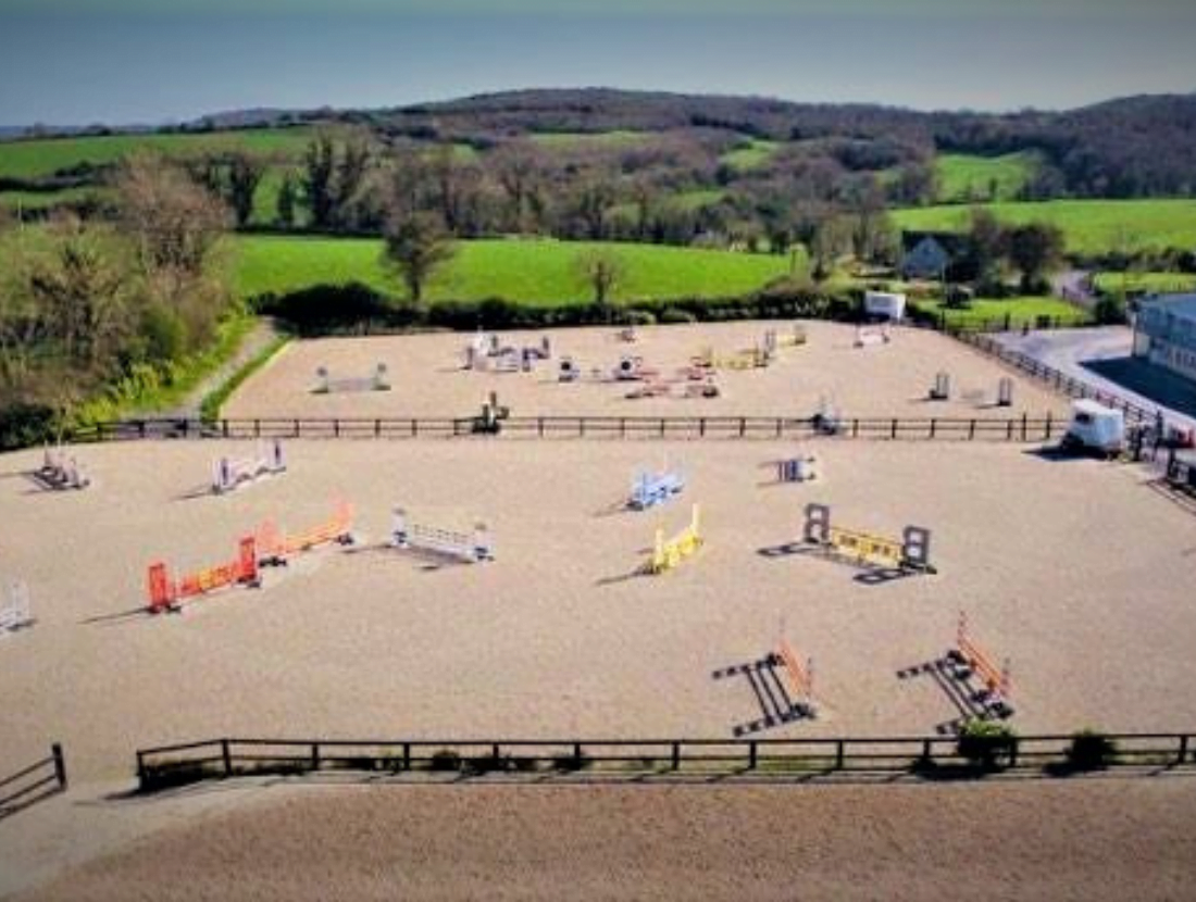Take lessons with your own horse at Banner Equestrian Centre